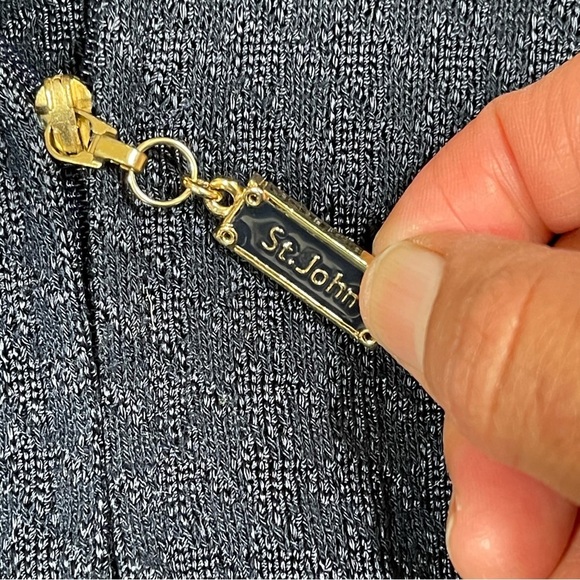 ST JOHN SPORT Loose fit Knit Sweater Size L Navy full zipper - Picture 5 of 15